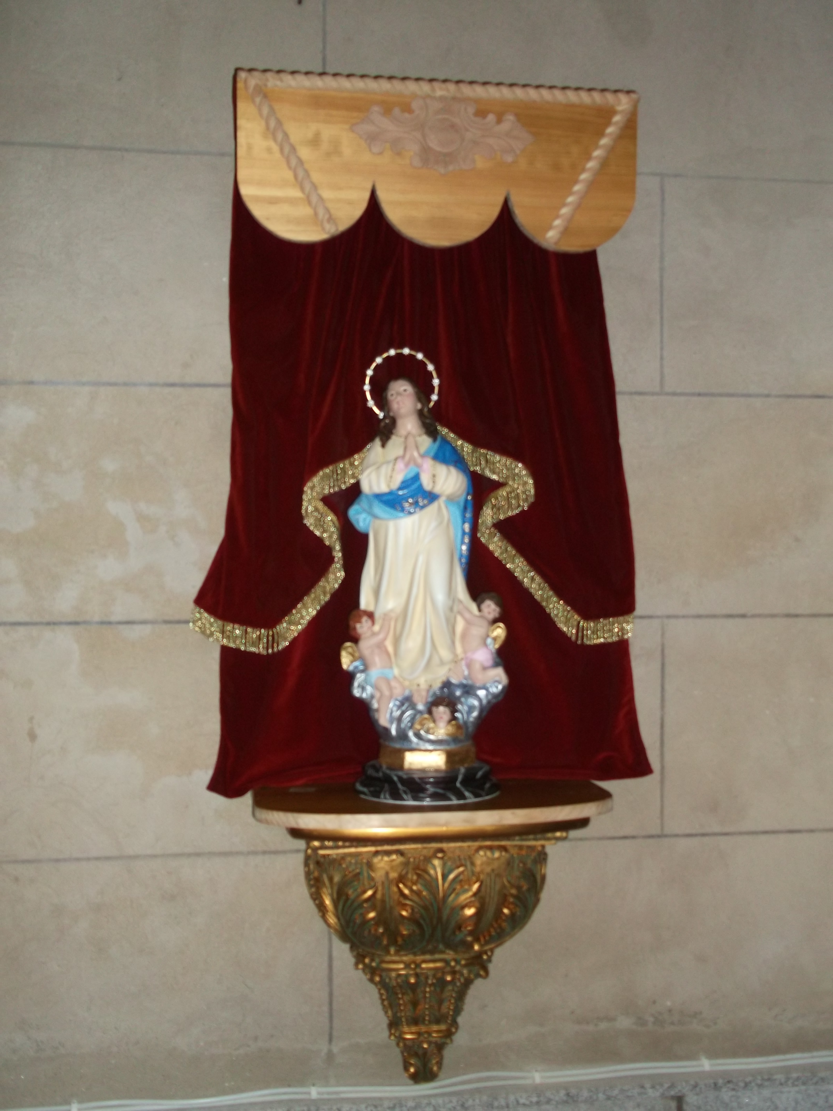 La ermita del cementerio recibe una réplica de la imagen de la Inmaculada